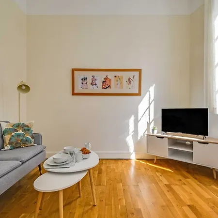 1bdr 2p - Near Monceau Et Arc De Triomphe